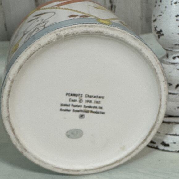 Vintage 1970’s Snoopy Peanuts Ceramic Drum Vase And Planter - Picture 9 of 12